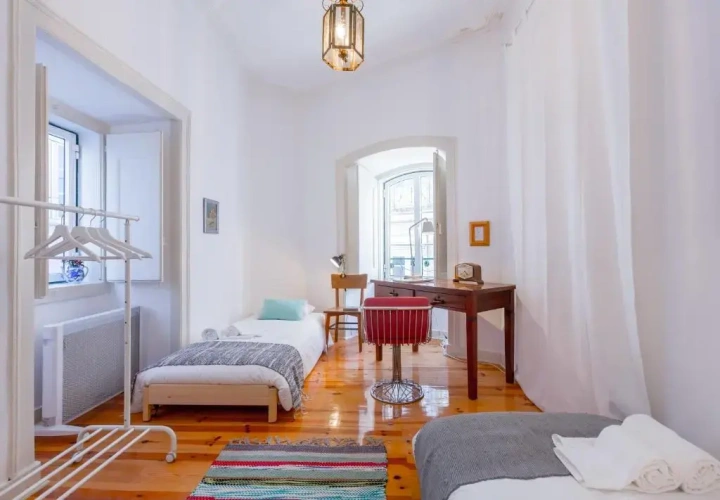 2 Bedrooms Apartment