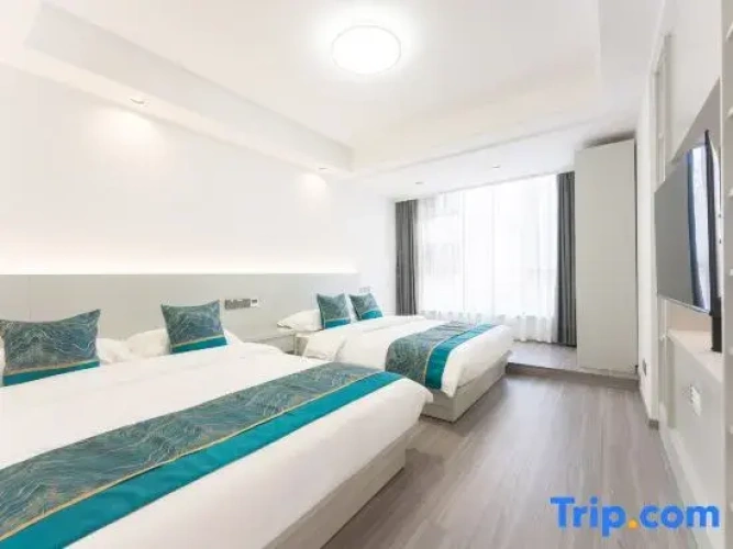 Deluxe Twin Family room