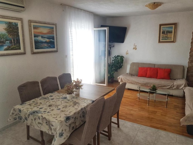 2 Bedrooms Apartment with balcony and with sea view