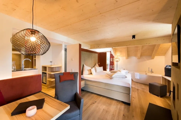 Luxury Suite