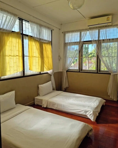 Standard Twin room with balcony