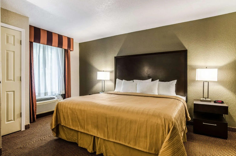 Quality Inn & Suites Winfield