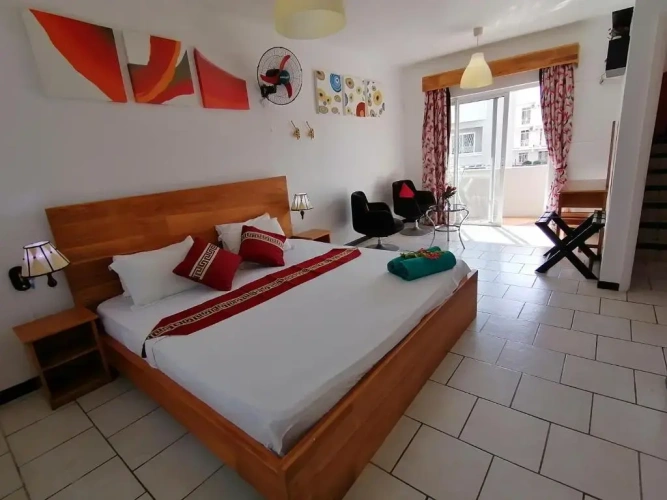 3 Bedrooms Apartment