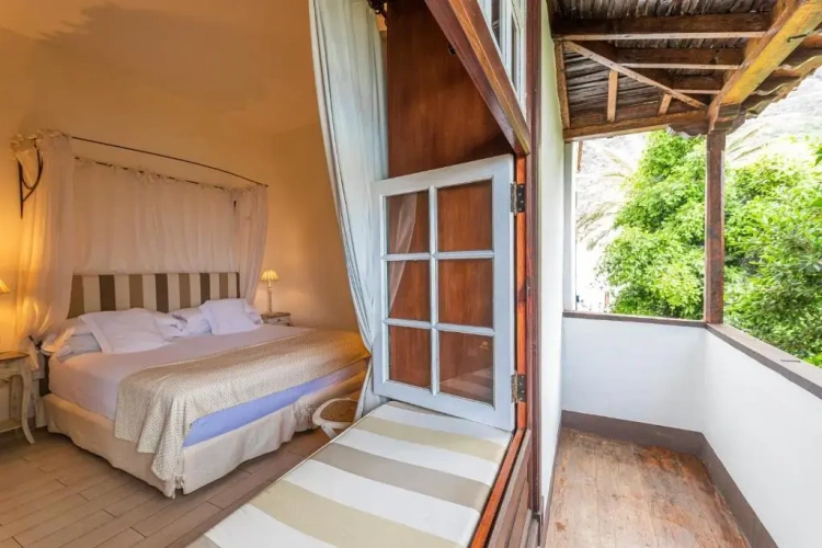 Suite with balcony