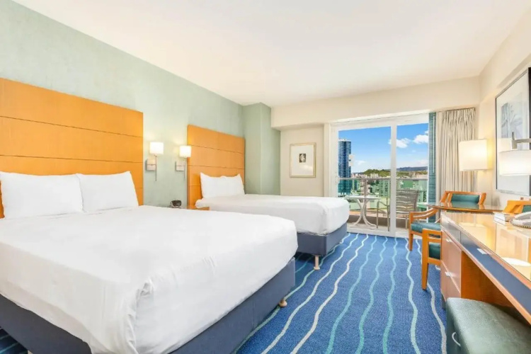 Castle at Ala Moana Hotel