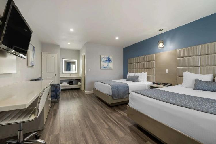 Standard Quadruple room