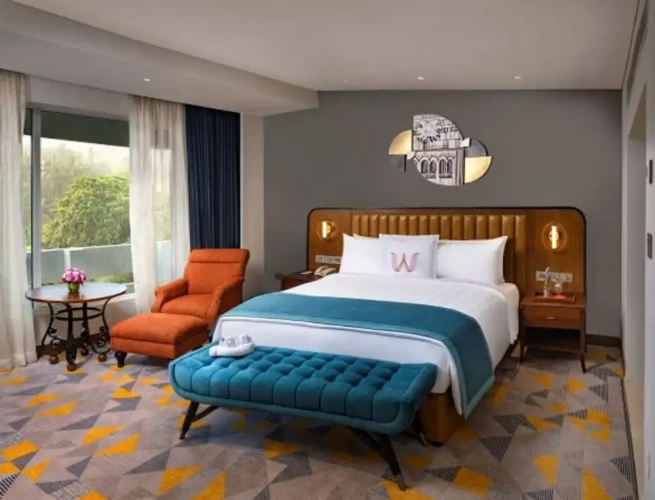Deluxe Double Club room with city view