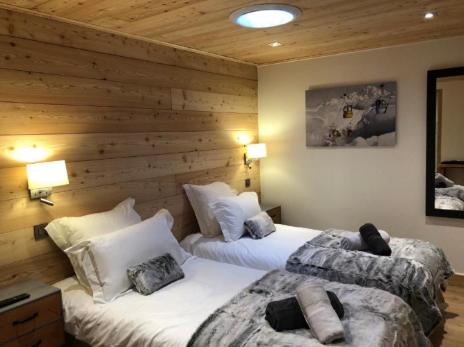 2 Bedrooms Apartment