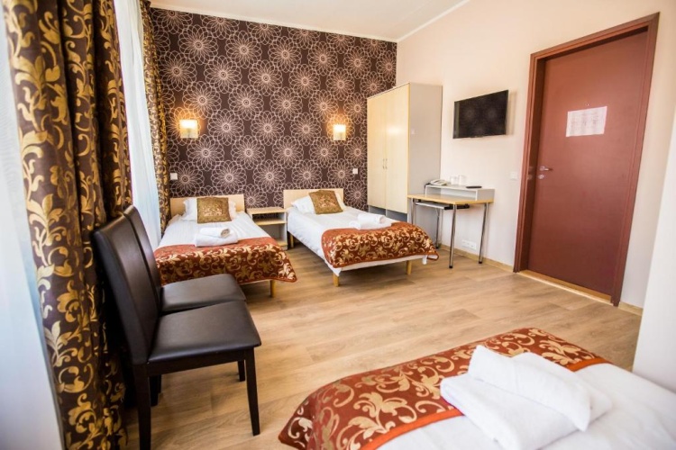 Standard Triple room