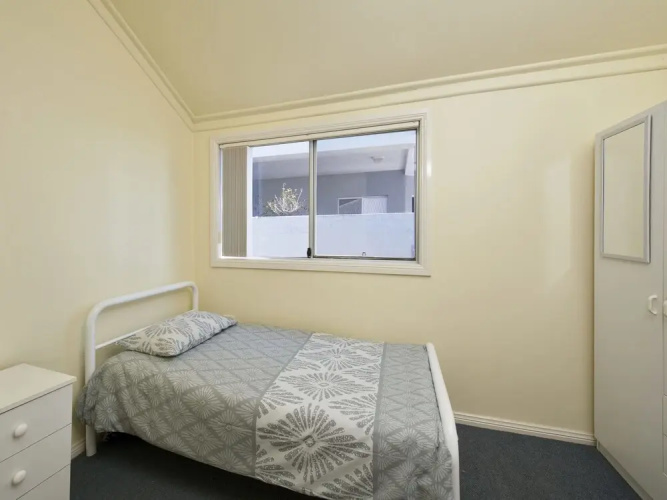 Victoria Parade, 25, Stillwater