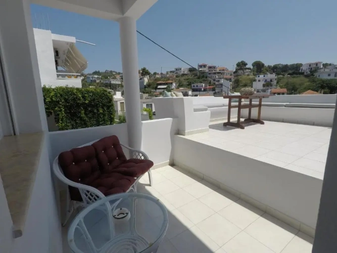 2 Bedrooms Attic Apartment