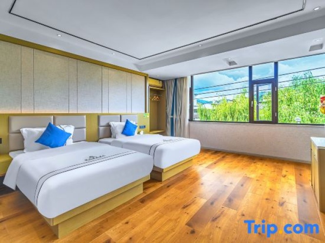 Premium Triple room