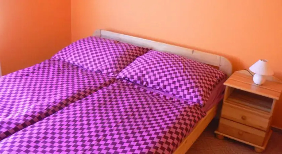 Lomb Apartman
