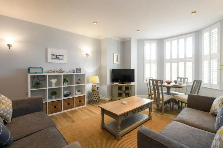 Beachcombers Apartments