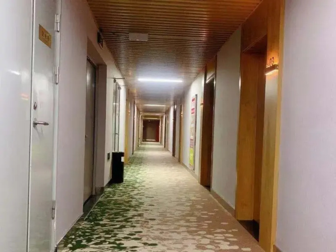 Shell Hotel Wuhu Economic Development Zone Baixian Plaza