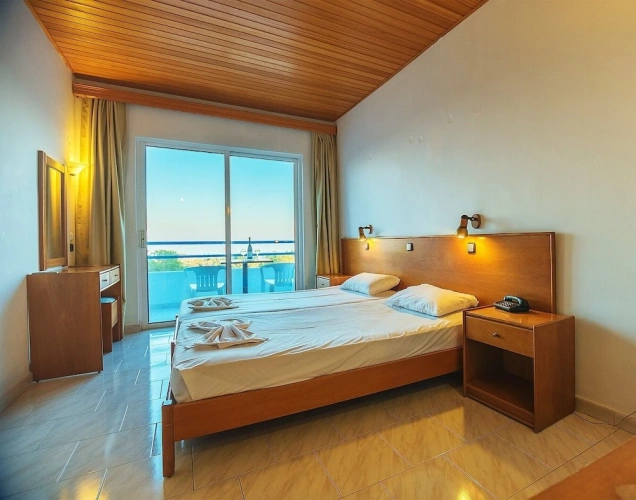 Standard Triple room with balcony
