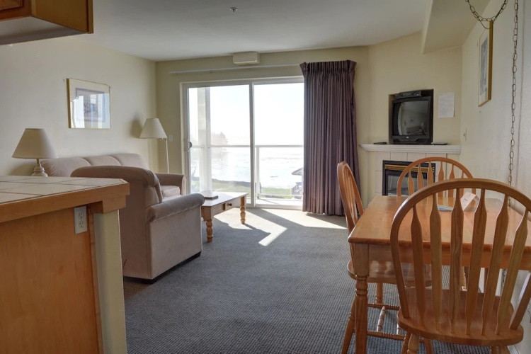 Waters Edge 302