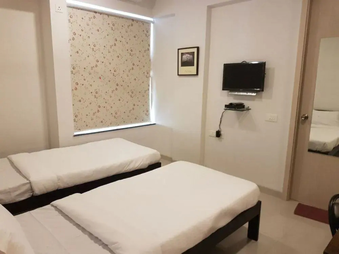 OYO 12227 Hotel Resonare Baner