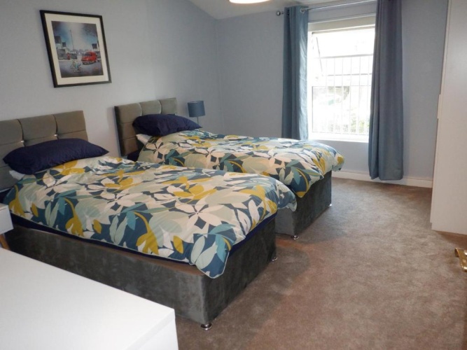 2 Bedrooms Apartment