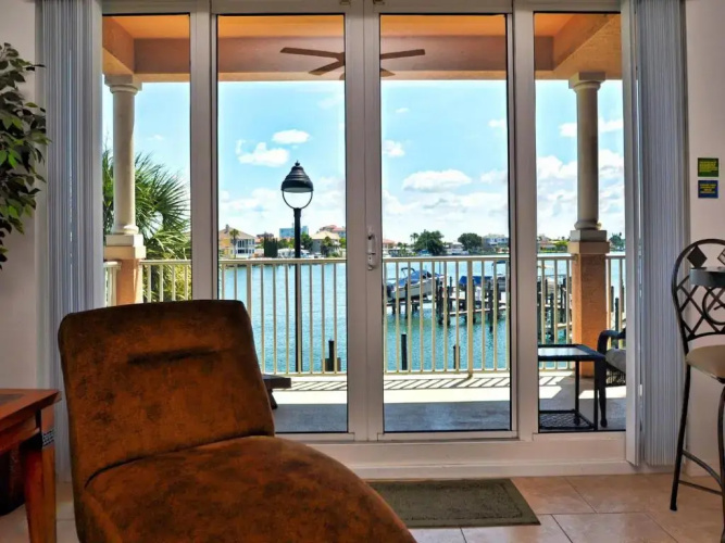 Harborview Grande 202