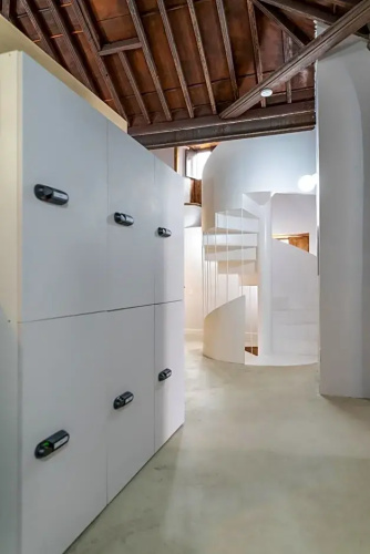 HosteLit Capsule Hostel