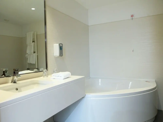Suite with balcony