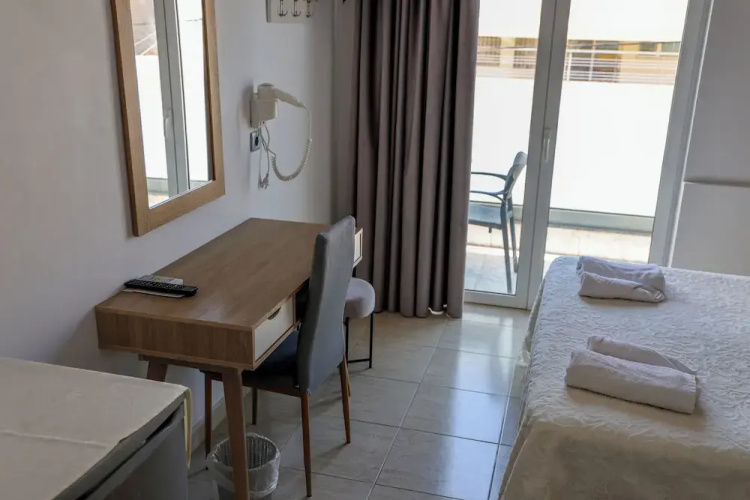 Marie Hotel