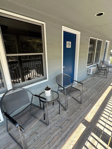 DownTown Inn