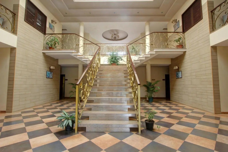 Golden Amoon Resort