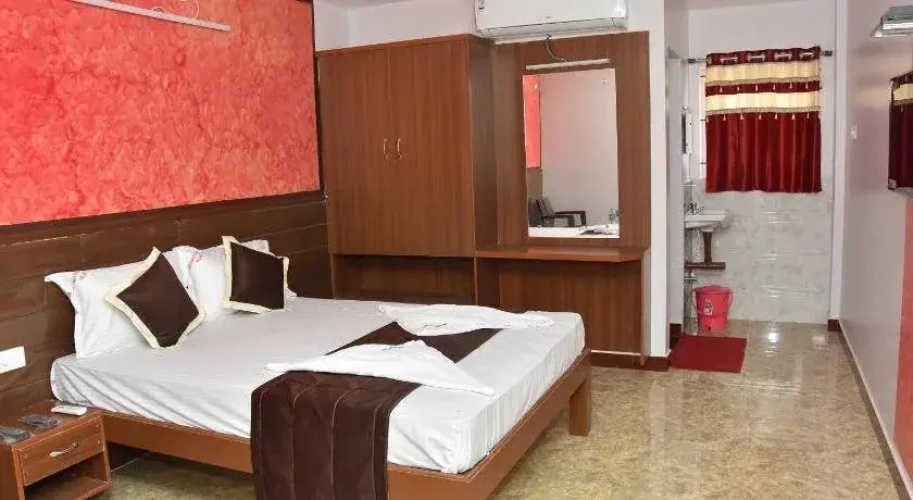 Arunaachalaa Inn