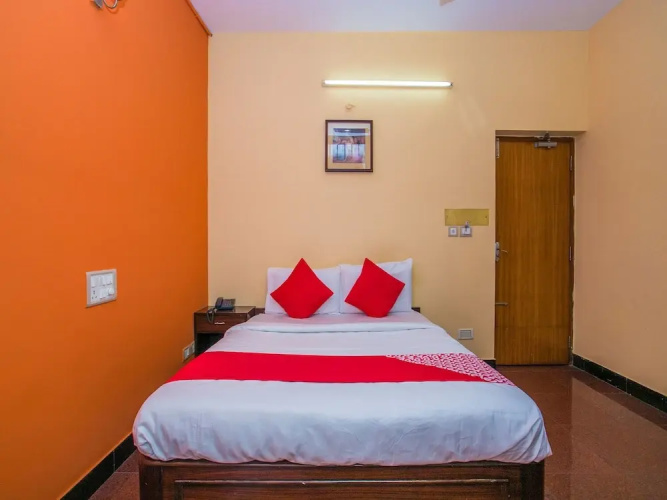 OYO 16896 Priyanka Residency