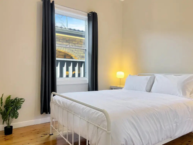 3-bed Coastal Haven With Alfresco Dining & BBQ