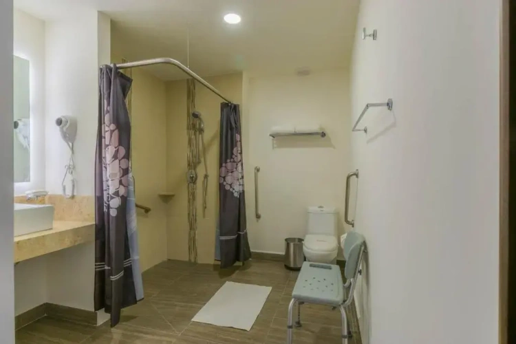Standard Quadruple room with view