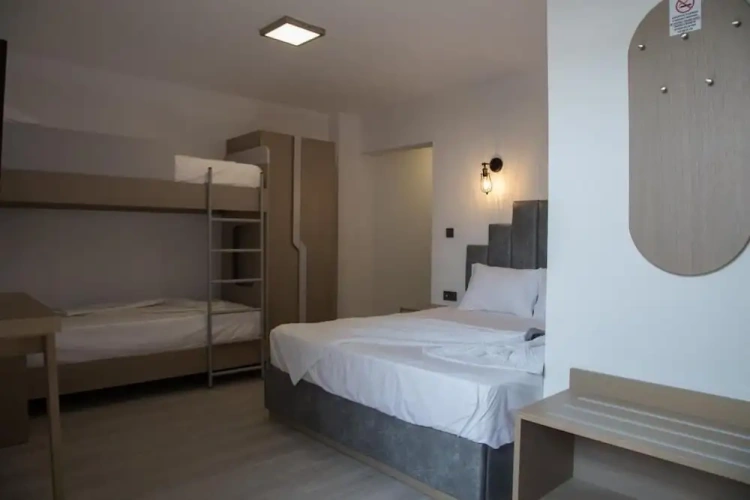 Economy Quadruple room