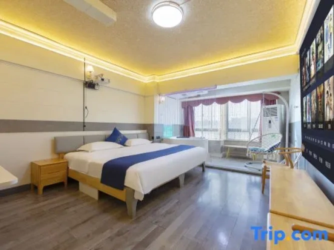 Standard Double room with street view