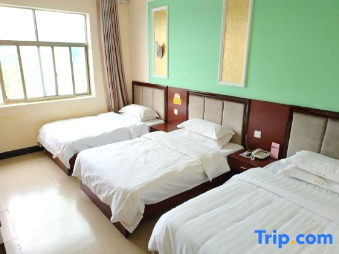 Deluxe Triple room