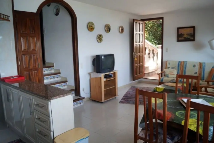 1 Bedroom Family Cottage with sea view