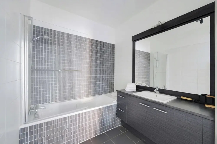Charming Apartment - 2br-4p- Balcony- Malakoff