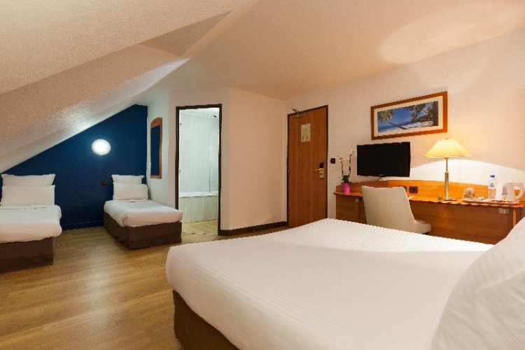 Quadruple room