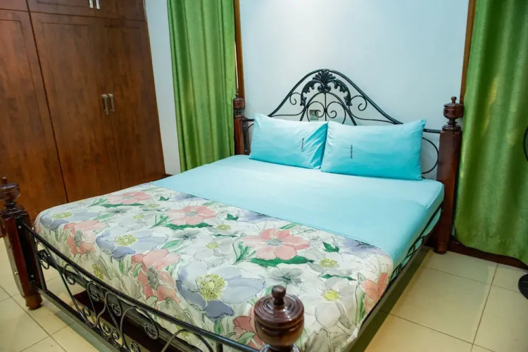 Dina Apartments