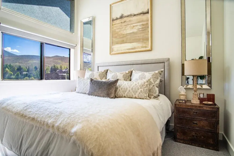 3bd-3ba Ski Chalet - Views + Resort Amenities!