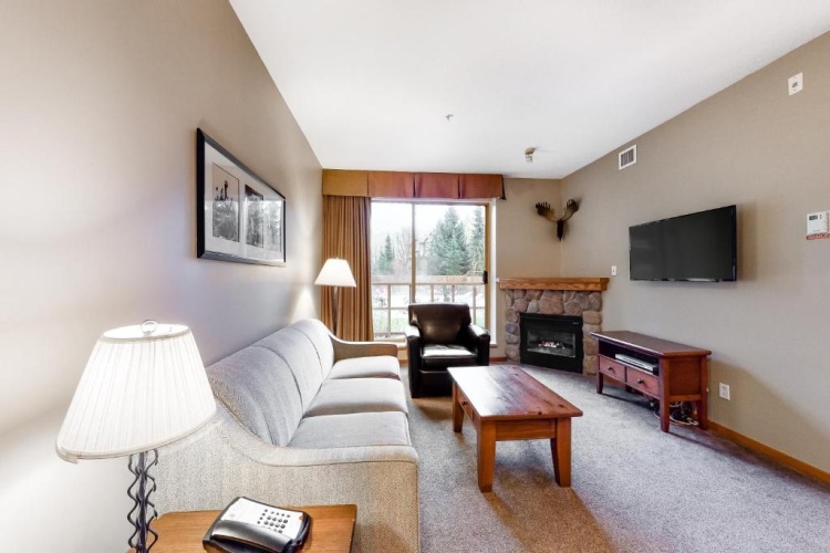 2 Bedrooms Apartment