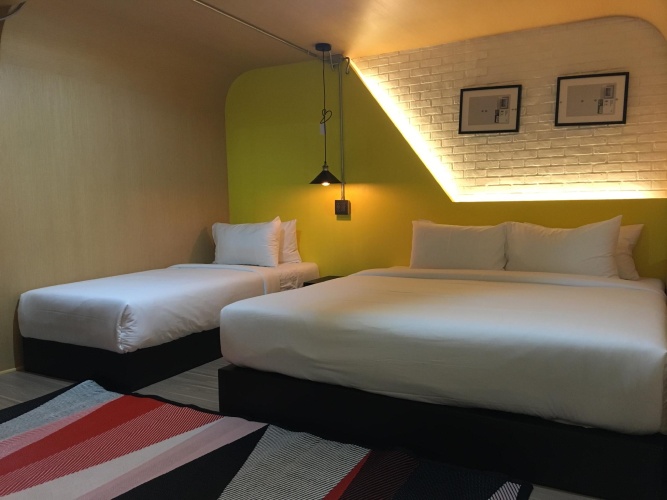 Standard Triple room