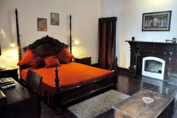 Hira Mount Retreat