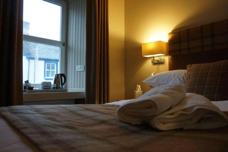 Lochside hotel