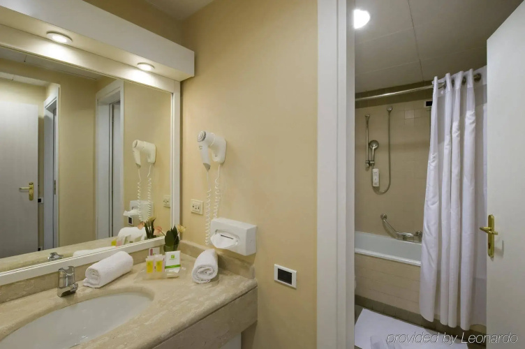 Holiday Inn Naples by IHG