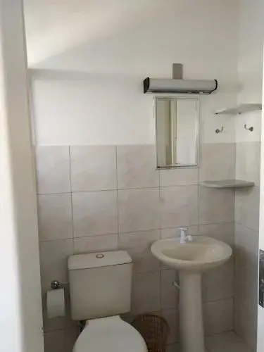 Apto Rua Dos Golfinhos Para seis pessoas.