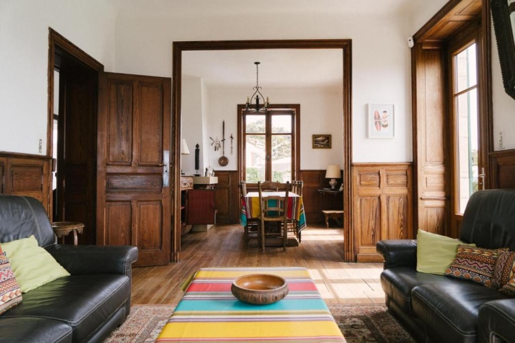 5 Bedrooms Cottage