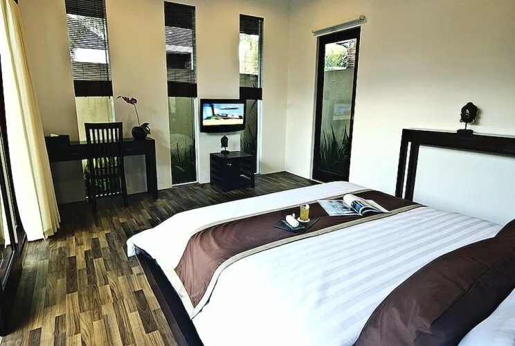 2 Bedrooms Villa