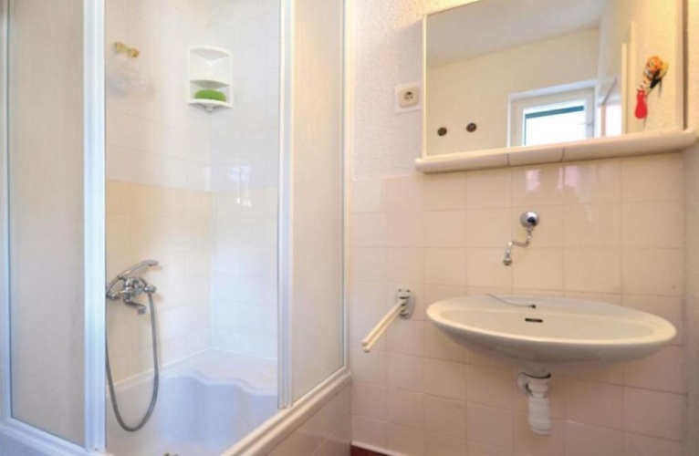 2 Bedrooms Villa